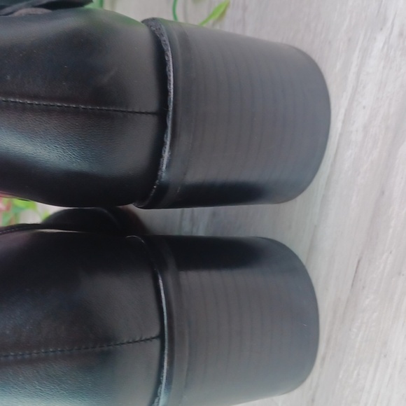 Donald J. Pliner Dahlin Suede Bootie NWOB - Picture 6 of 9